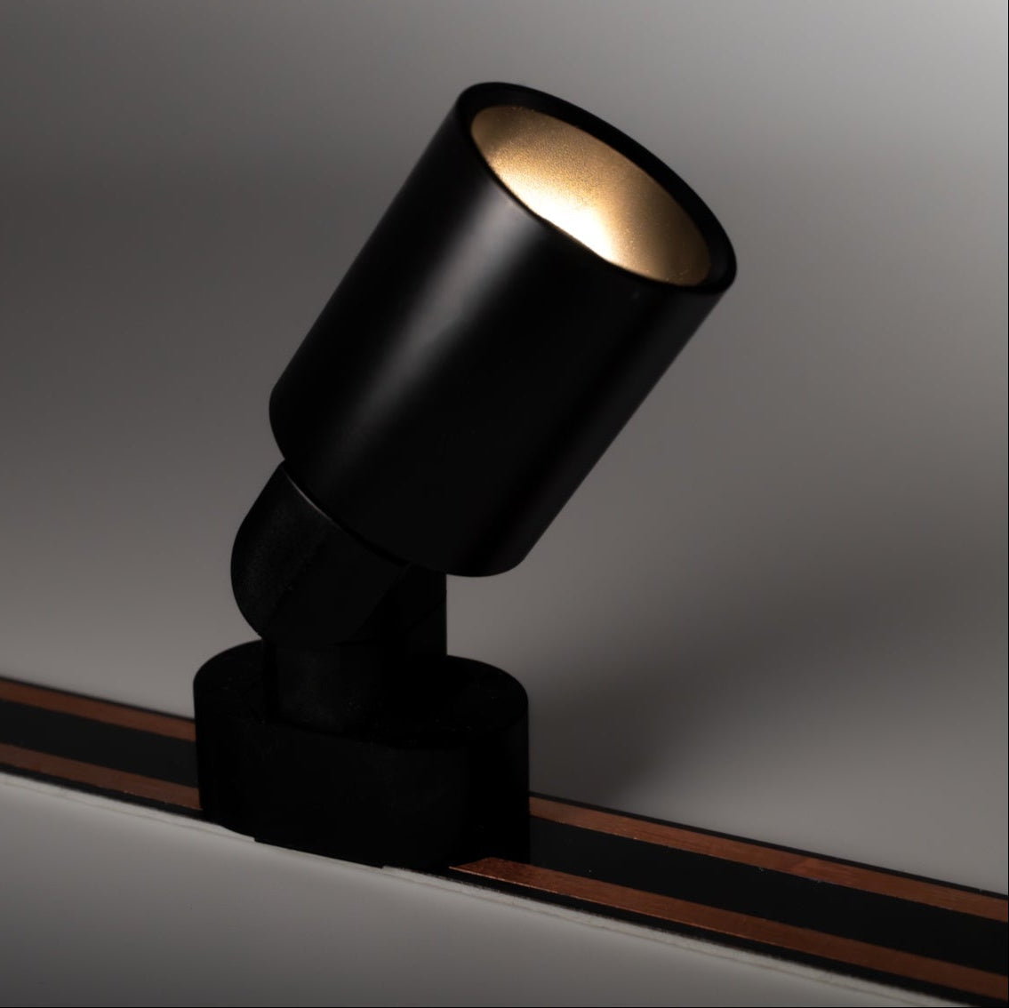 Spotlight Black